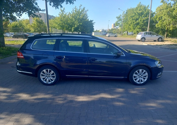 Volkswagen Passat cena 29000 przebieg: 238780, rok produkcji 2013 z Poznań małe 46
